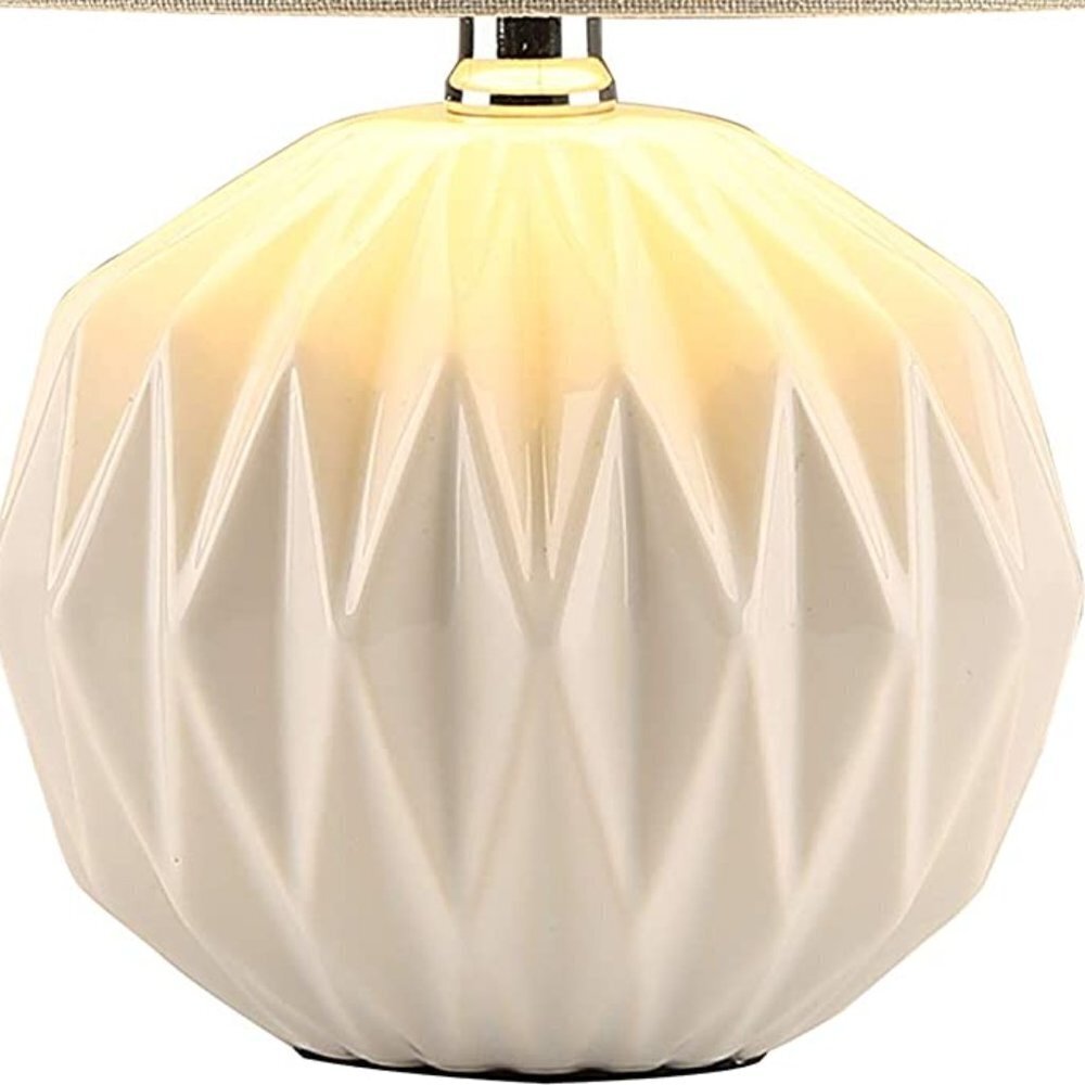 GEOMETRIC WHITE CERAMIC TEXTURED DESK BEDSIDE LIVING ROOM TABLE LAMP  NWT - Picture 3 of 6